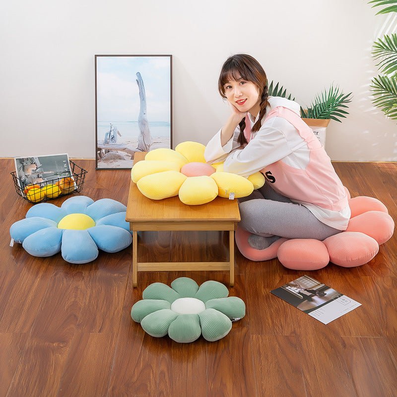 Round Petal Plush Cushion Multicolor